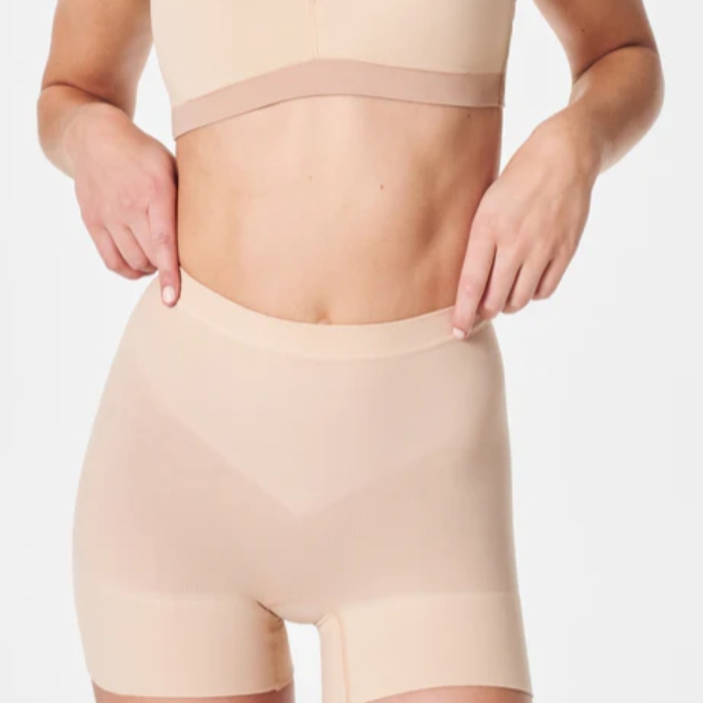 NWT Spanx Sculpt Shorts